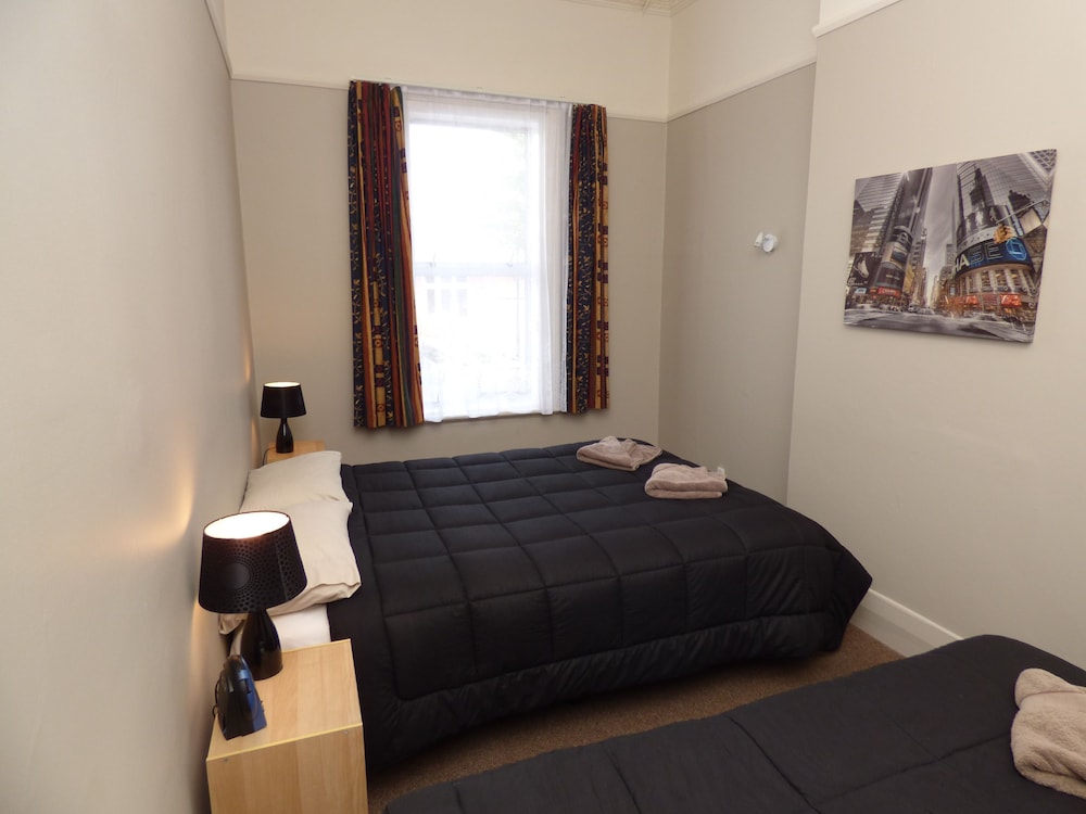 One Bedroom Family - Photo 3