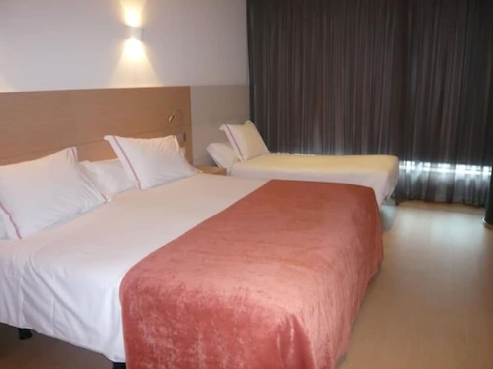 Double Room (with extra bed)