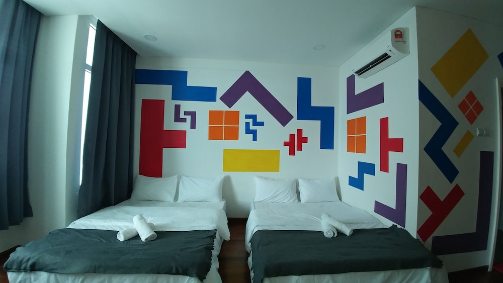 Family Penthouse, 4 Bedrooms, City View, Corner photo 2
