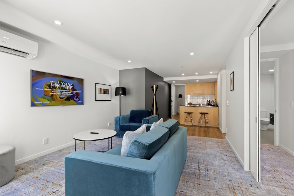 One Bedroom Suite (Non Lake View) - Photo 4