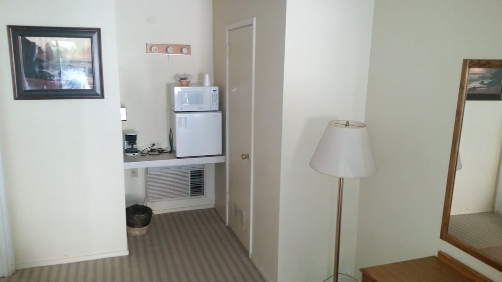 Standard Room, 2 Double Beds photo 2