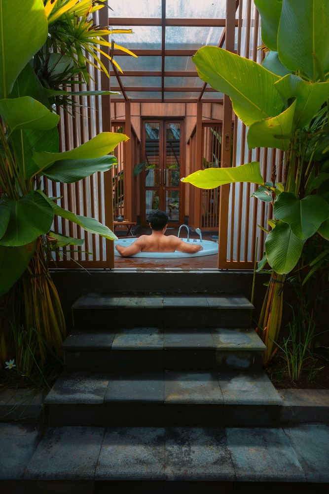 Stupa Villa Jacuzzi - Photo 16