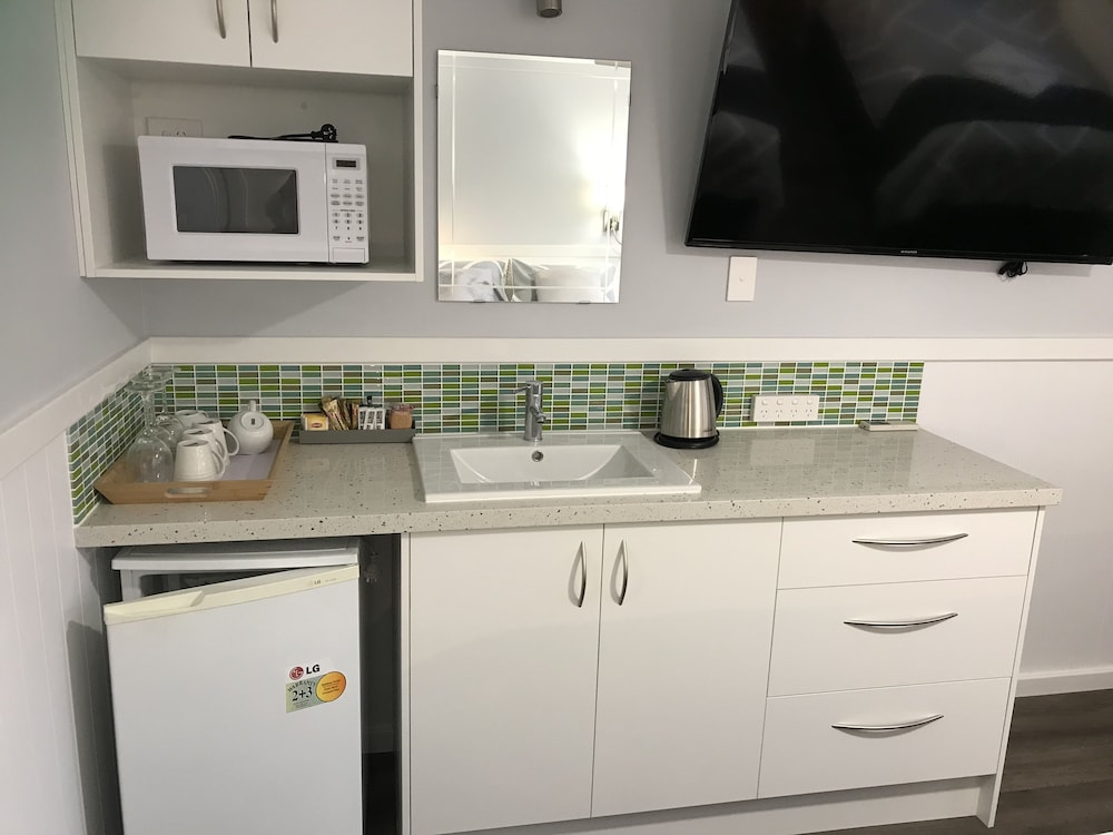 Twin Room - Photo 8