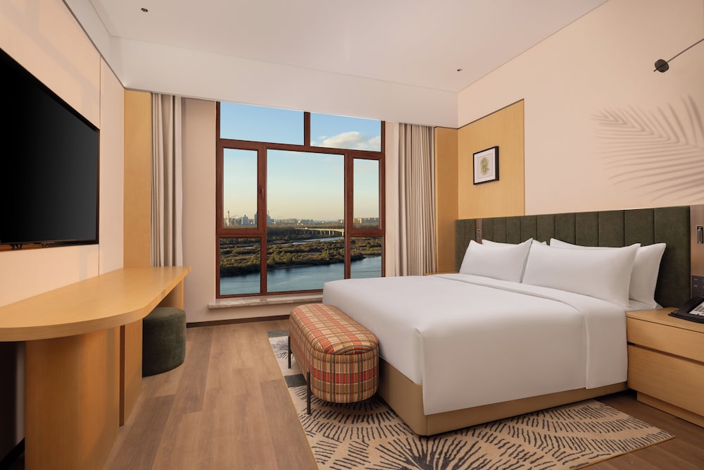 Deluxe Suite, 1 King Bed