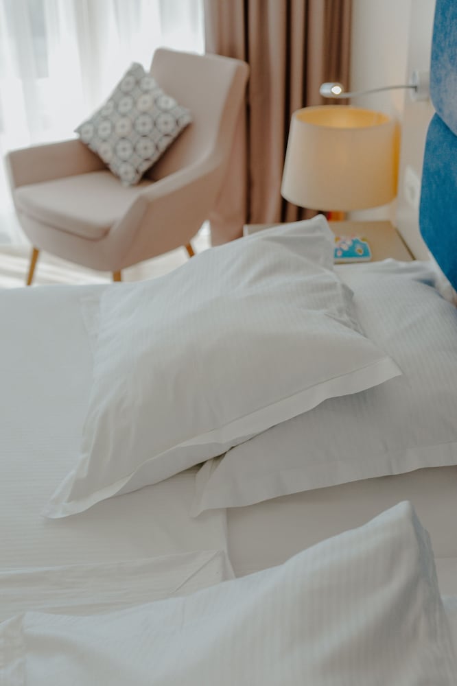 Deluxe One-Bedroom Apartment with Sea View