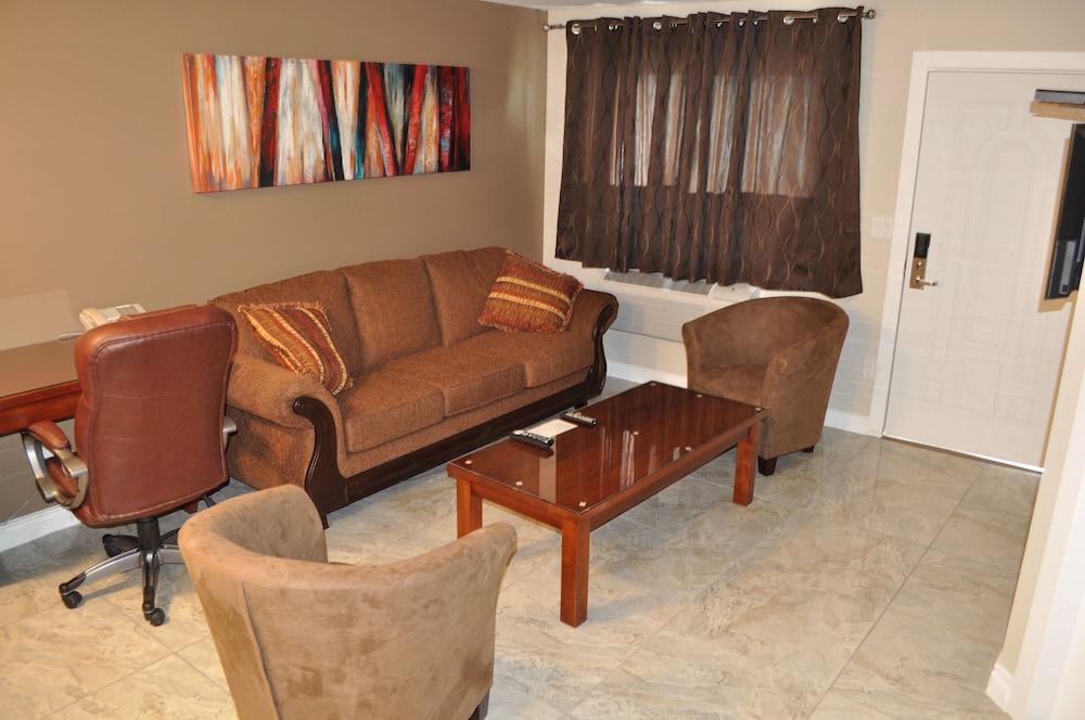 Suite, Lake View