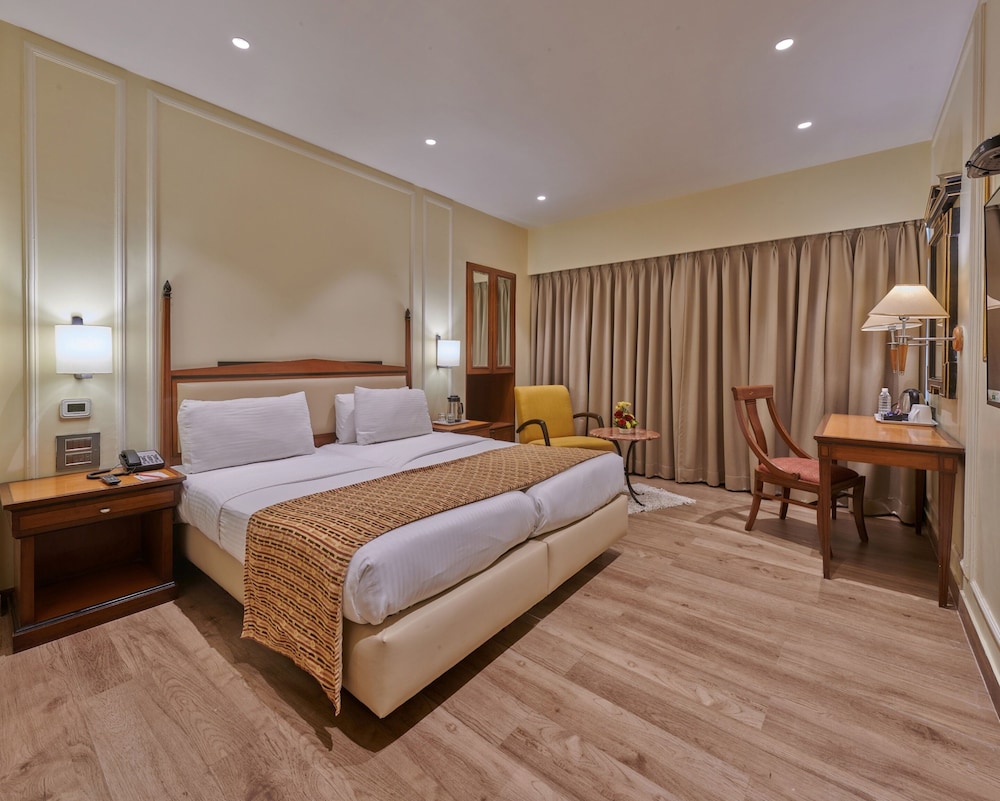 Executive Room, 1 Double or 2 Twin Beds - Photo 1