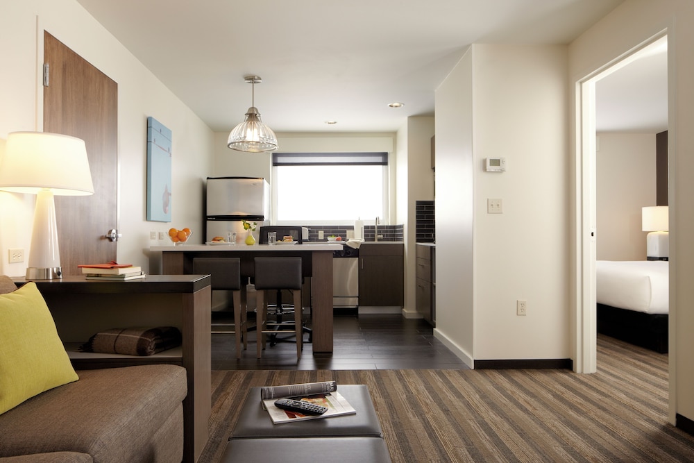 Suite, 1 Bedroom, Kitchen