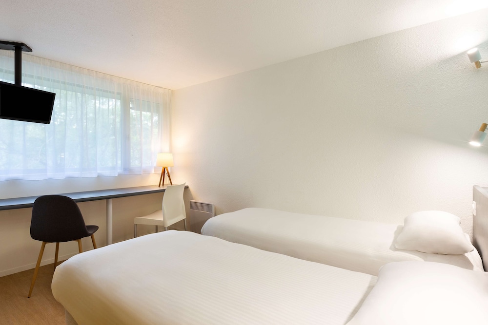 Standard Room, 2 Twin Beds - Photo 3