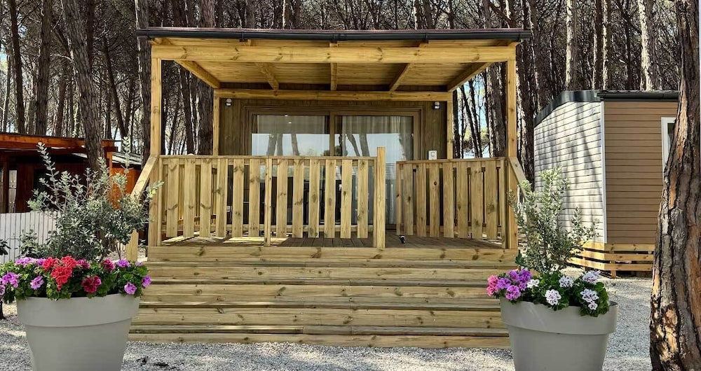 Deluxe Mobile Home, 2 Bedrooms photo 1