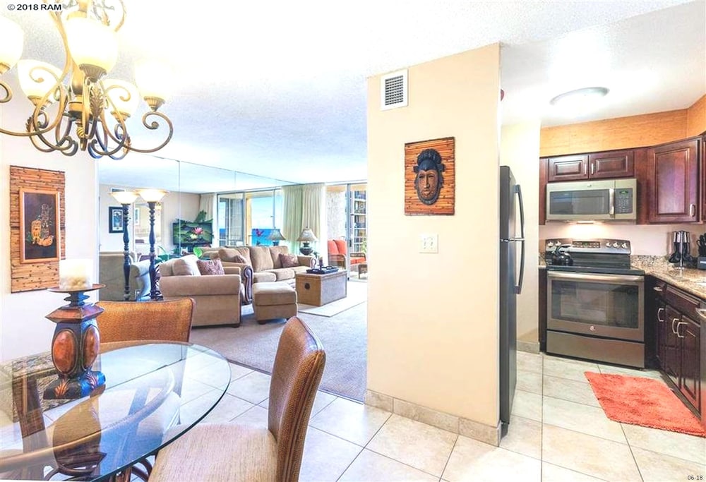 Elite Condo, 1 Bedroom, Pool View, Oceanfront (Unit 612) photo 2