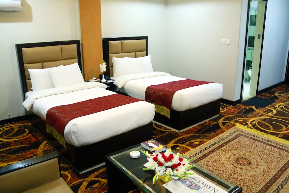 Deluxe Double or Twin Room photo 3