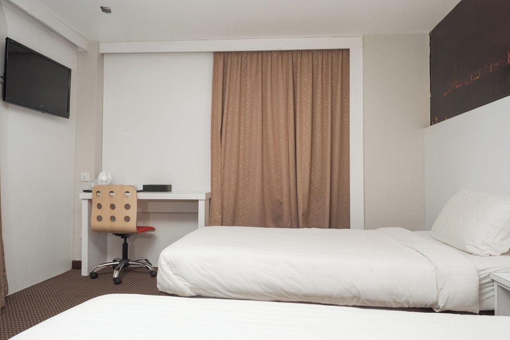 Deluxe Twin Room photo 2