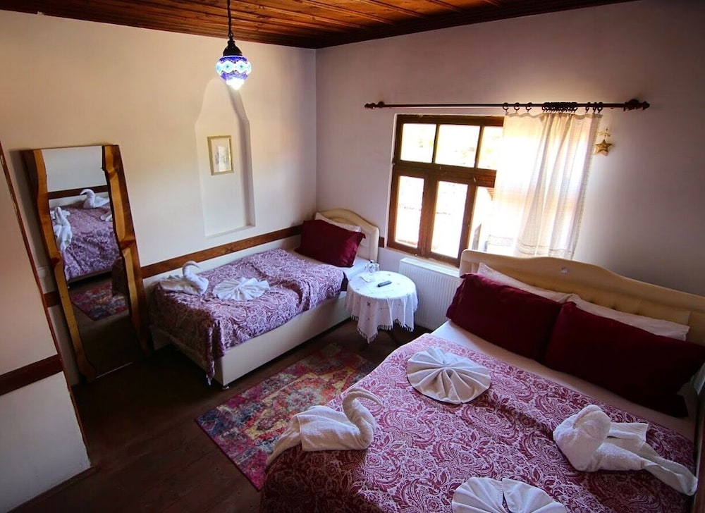 Standard Triple Room - Photo 9