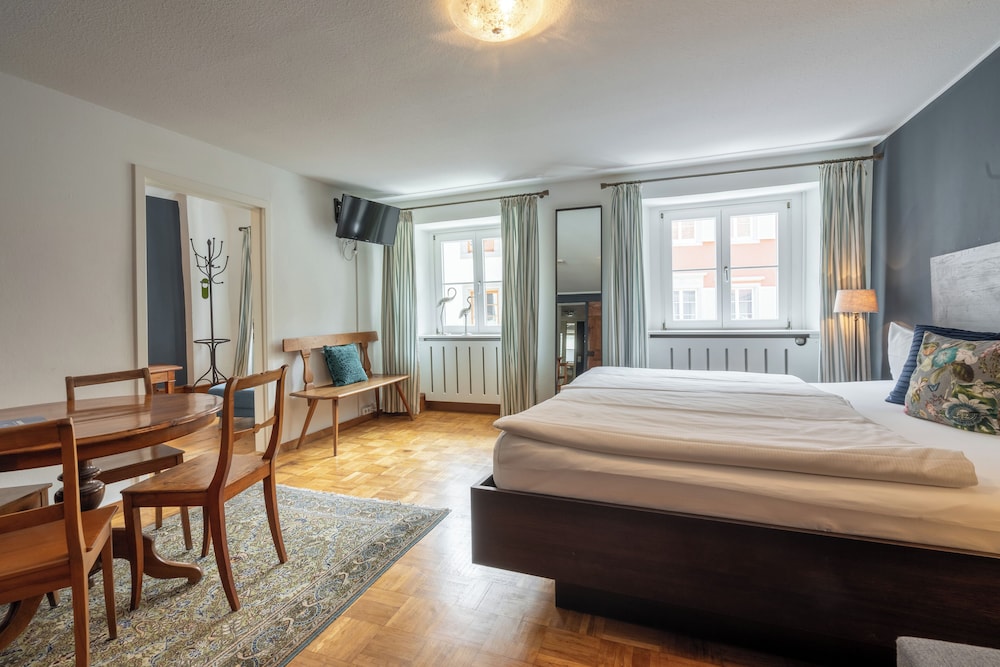 Suite, Balcony - Photo 3