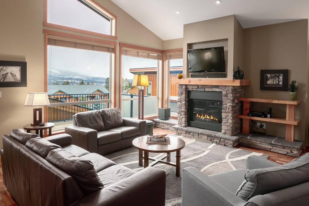 Luxury Townhome, 3 Bedrooms photo 2