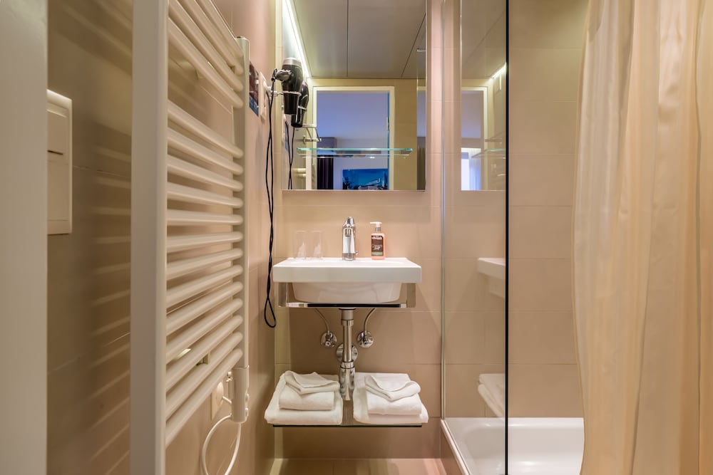 Double Room - Photo 5