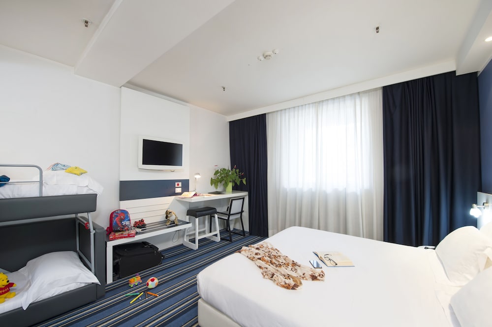Family Triple Room - Photo 4