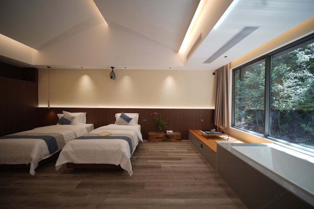 Deluxe Twin Room, Hill View photo 2