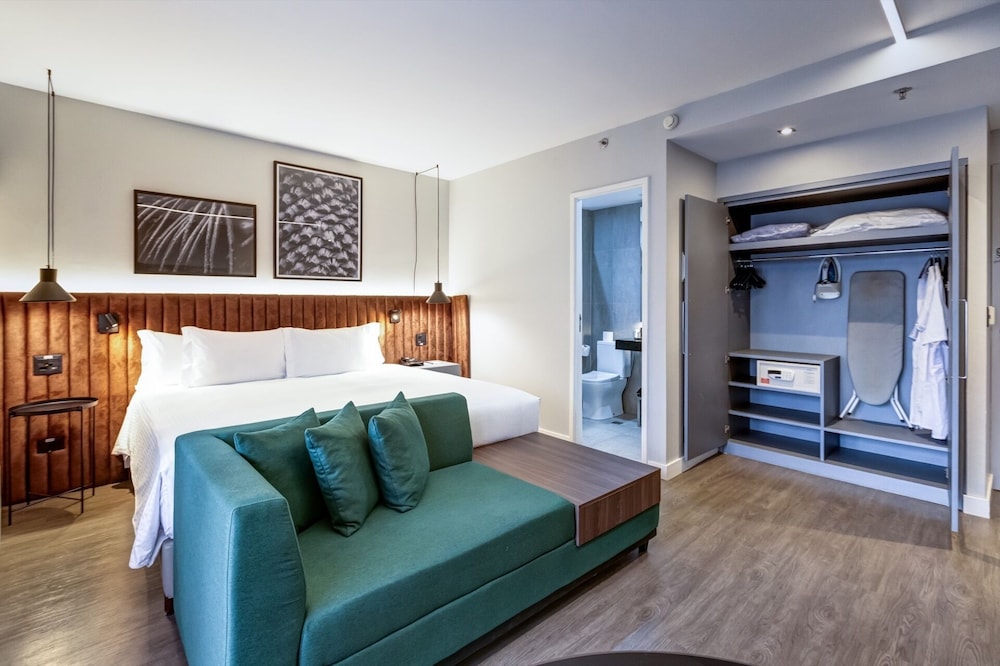 Room - Photo 5