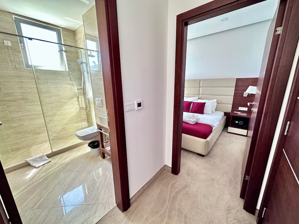 Family Room, Balcony, Partial Sea View photo 2