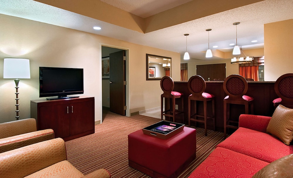 Suite, 1 King Bed, Non Smoking - Photo 5