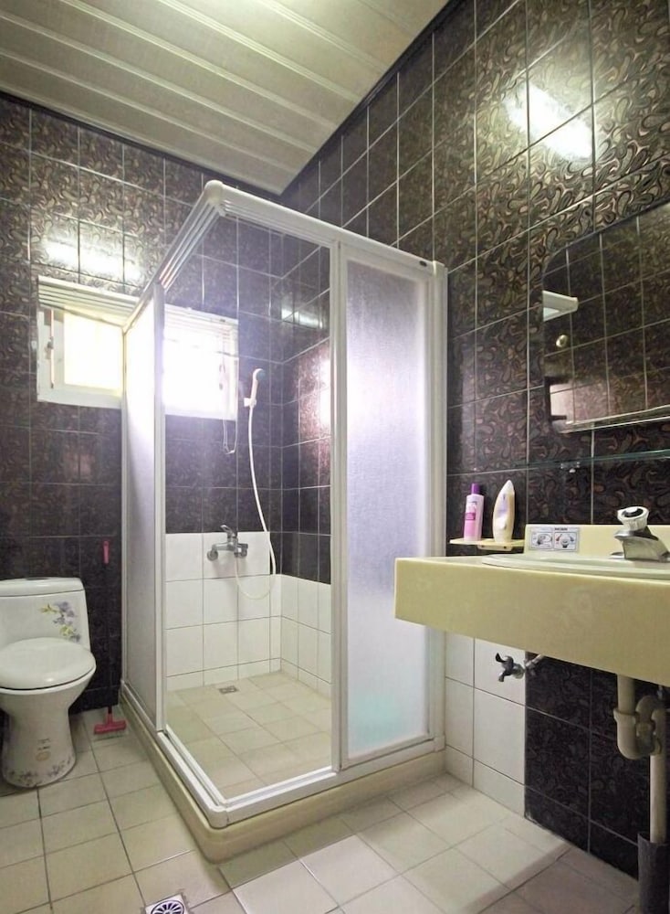 Comfort Quadruple Room, Shared Bathroom photo 3