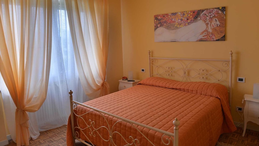 Double Room (Calendula)