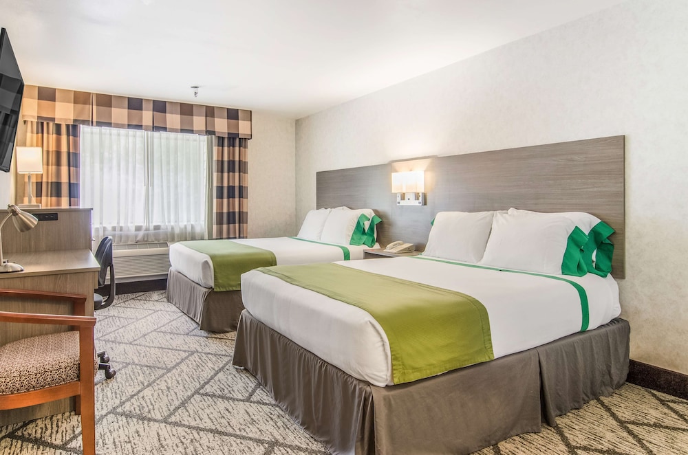 Deluxe Room, 2 Queen Beds - Photo 2