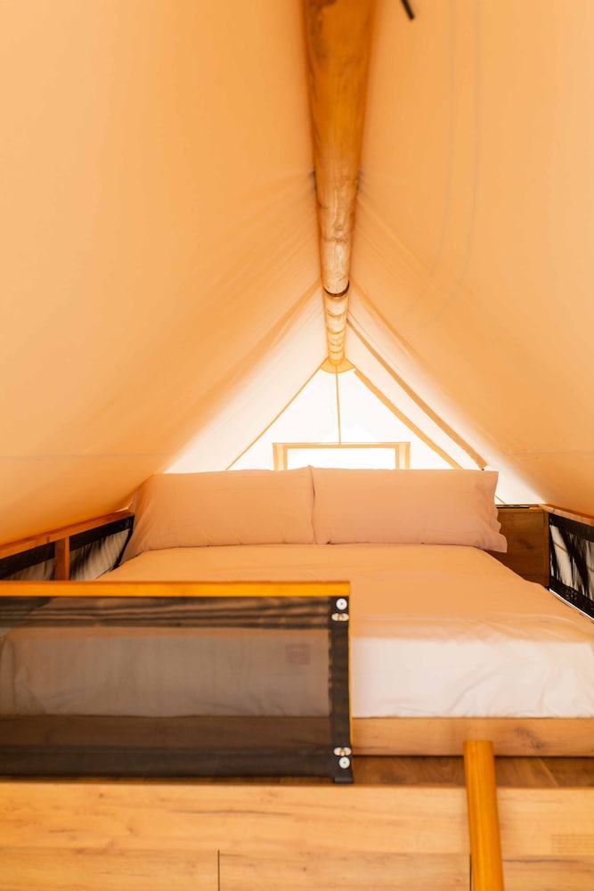 Family Tent photo 3