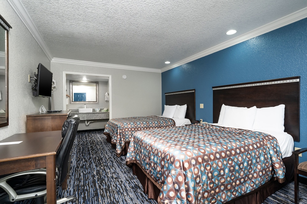 Room, 2 Double Beds, Non Smoking - Photo 1