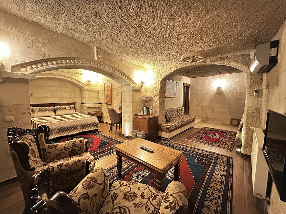 Double Room Cave photo 1