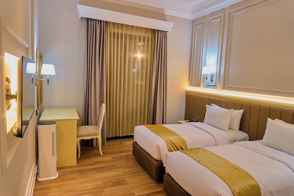 Junior Suite Twin (With Air Cooler)