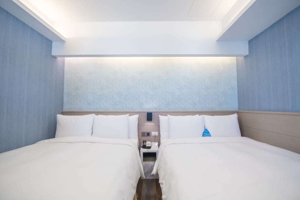 Standard Loft, 2 Queen Beds, City View photo 2