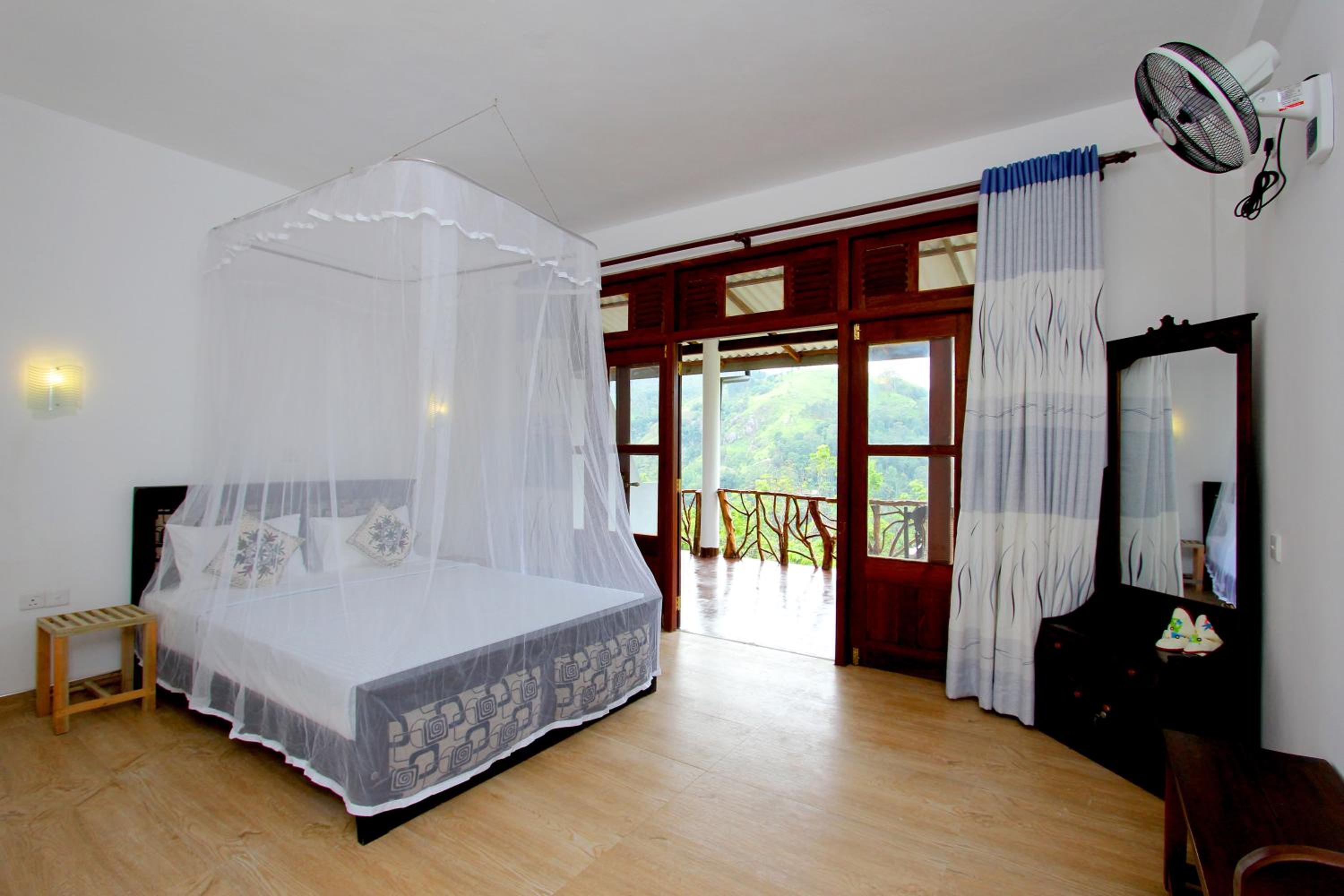 Deluxe Double Room With Balcony photo 1