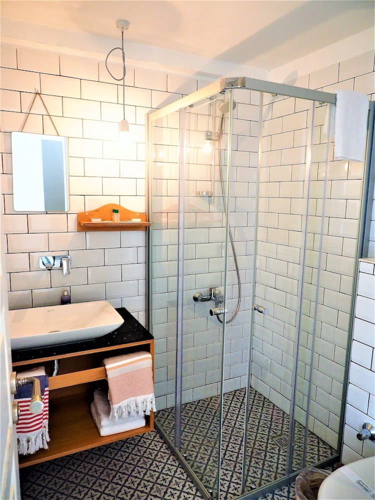 Standard Triple Room, 1 Bedroom photo 2
