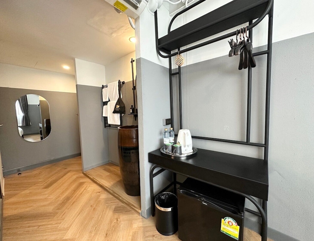 Standard Double Room, 1 Queen Bed, Non Smoking, Private Bathroom photo 2
