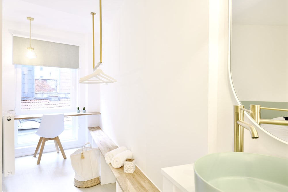 Classic Double Room, Private Bathroom (3) - Photo 2