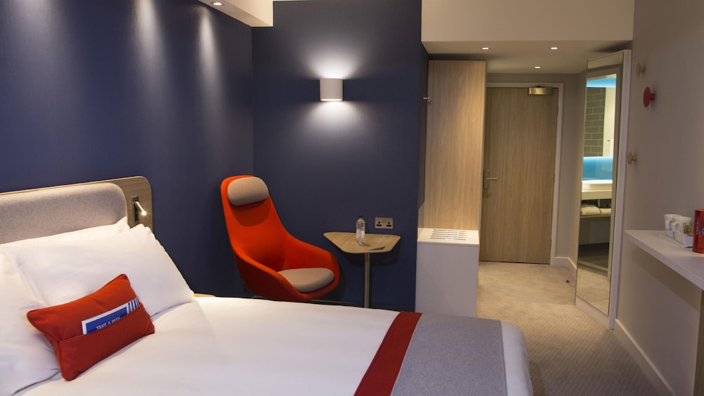 Standard Room, 1 Queen Bed (Free Breakfast) - Photo 1