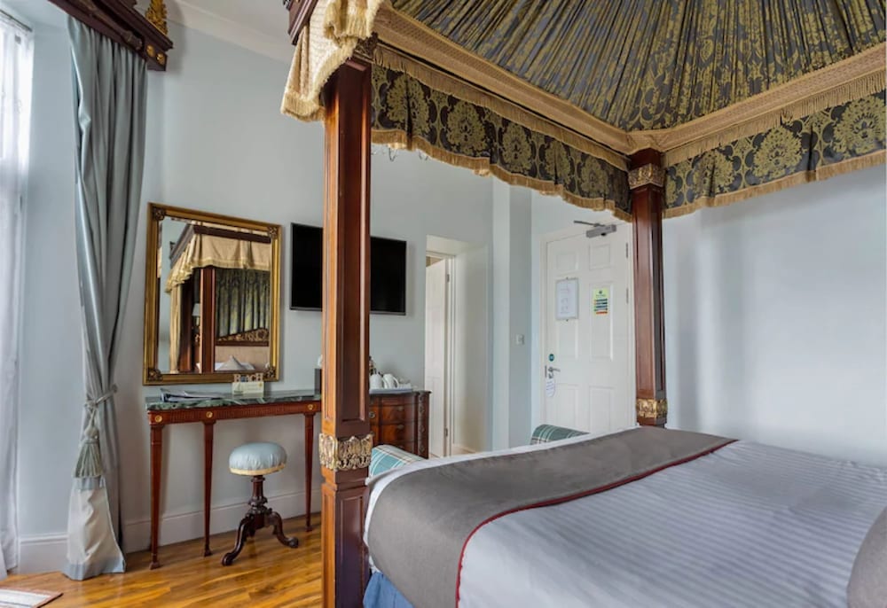Superior Double Room, Ensuite, Sea View (with bath or shower) - Photo 8
