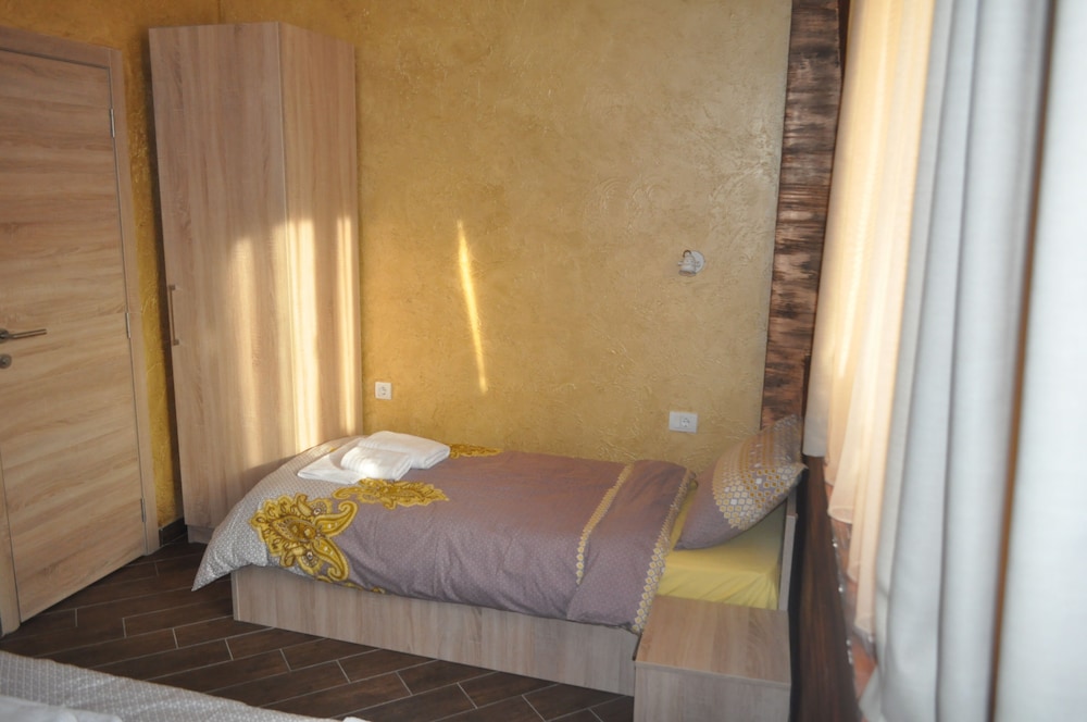 Triple Room (1) photo 2