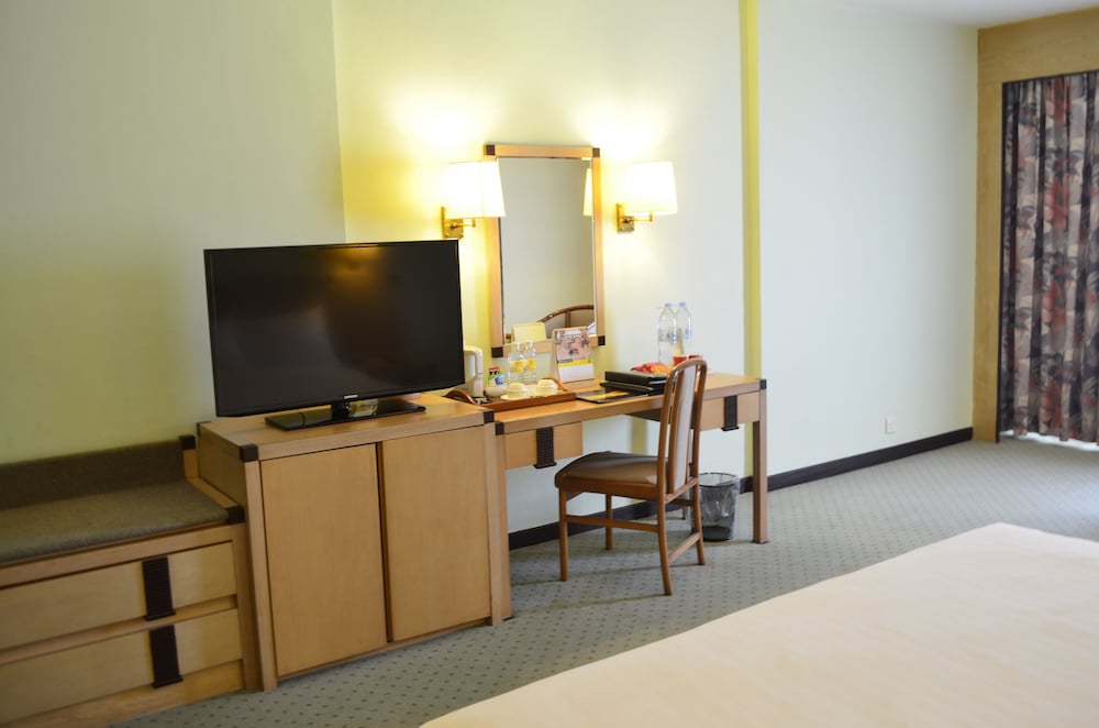 Deluxe City View (Non-Smoking Room) - Photo 6