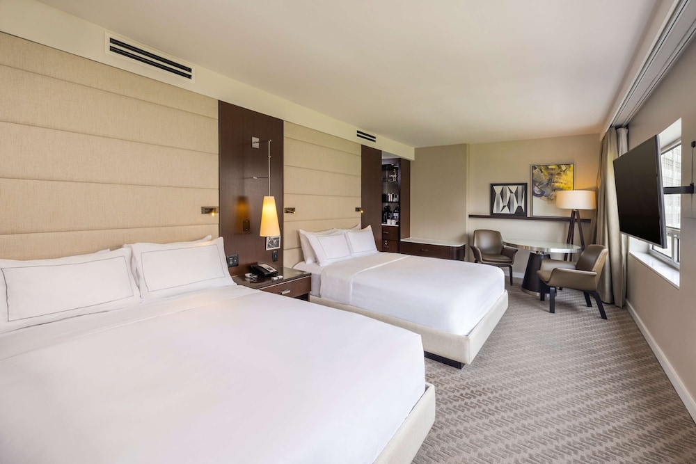 Deluxe Queen Room with Two Queen Beds (Non Smoking) (Accessible) - Photo 2