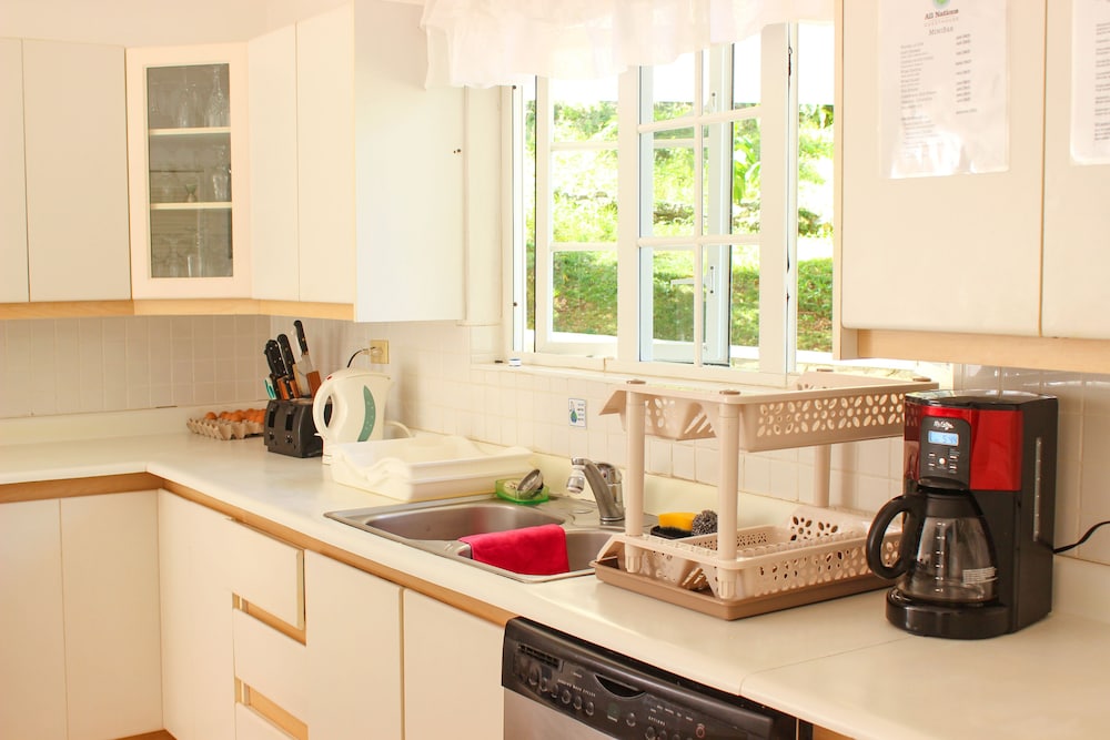 Superior Room, 1 King Bed, Garden View, Ground Floor photo 2