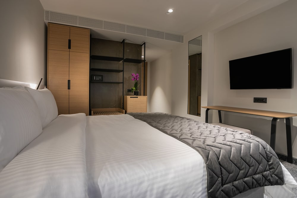 Standard Double Room - Photo 13
