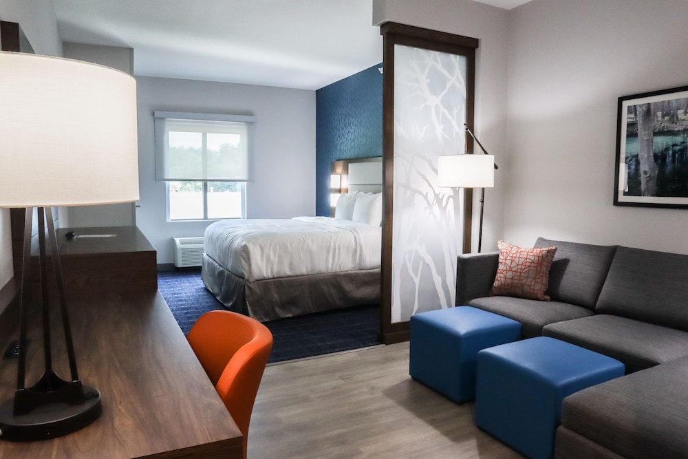Executive Suite, 1 King Bed, Non Smoking - Photo 3