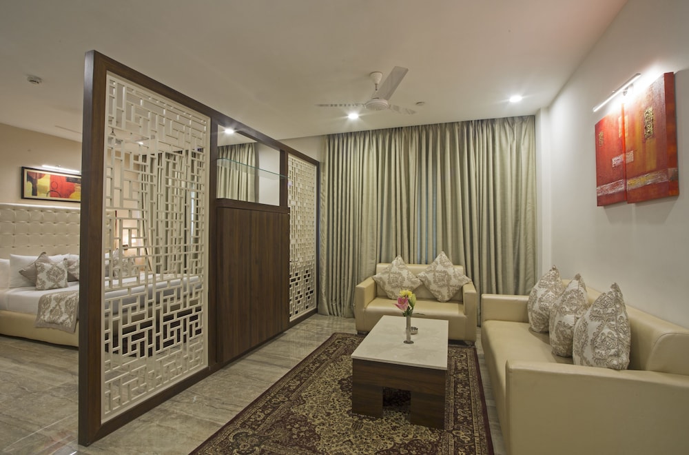 Suite - Photo 7