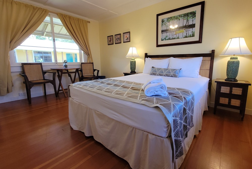 Room, 2 Bedrooms - 1 Queen Bed and 2 Double Bed photo 1