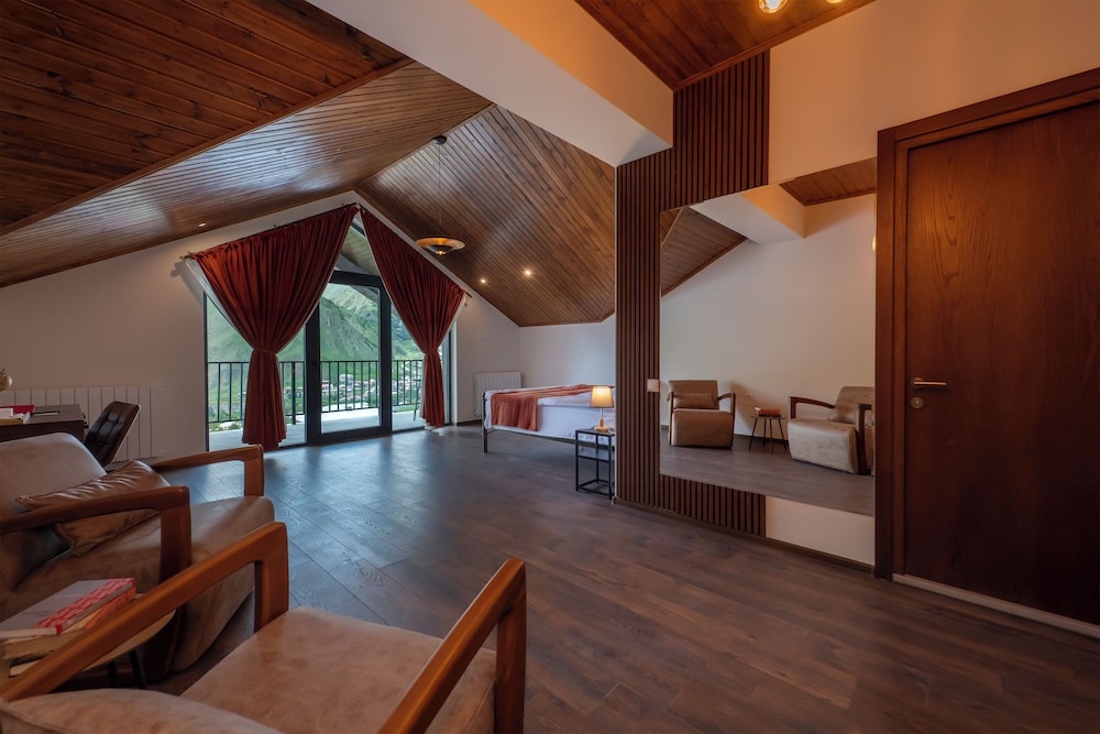 Executive Suite, Mountain View