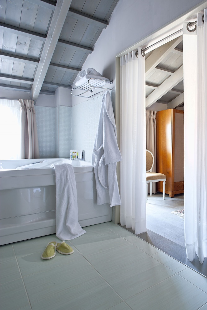 Luxury Suite (Estate)